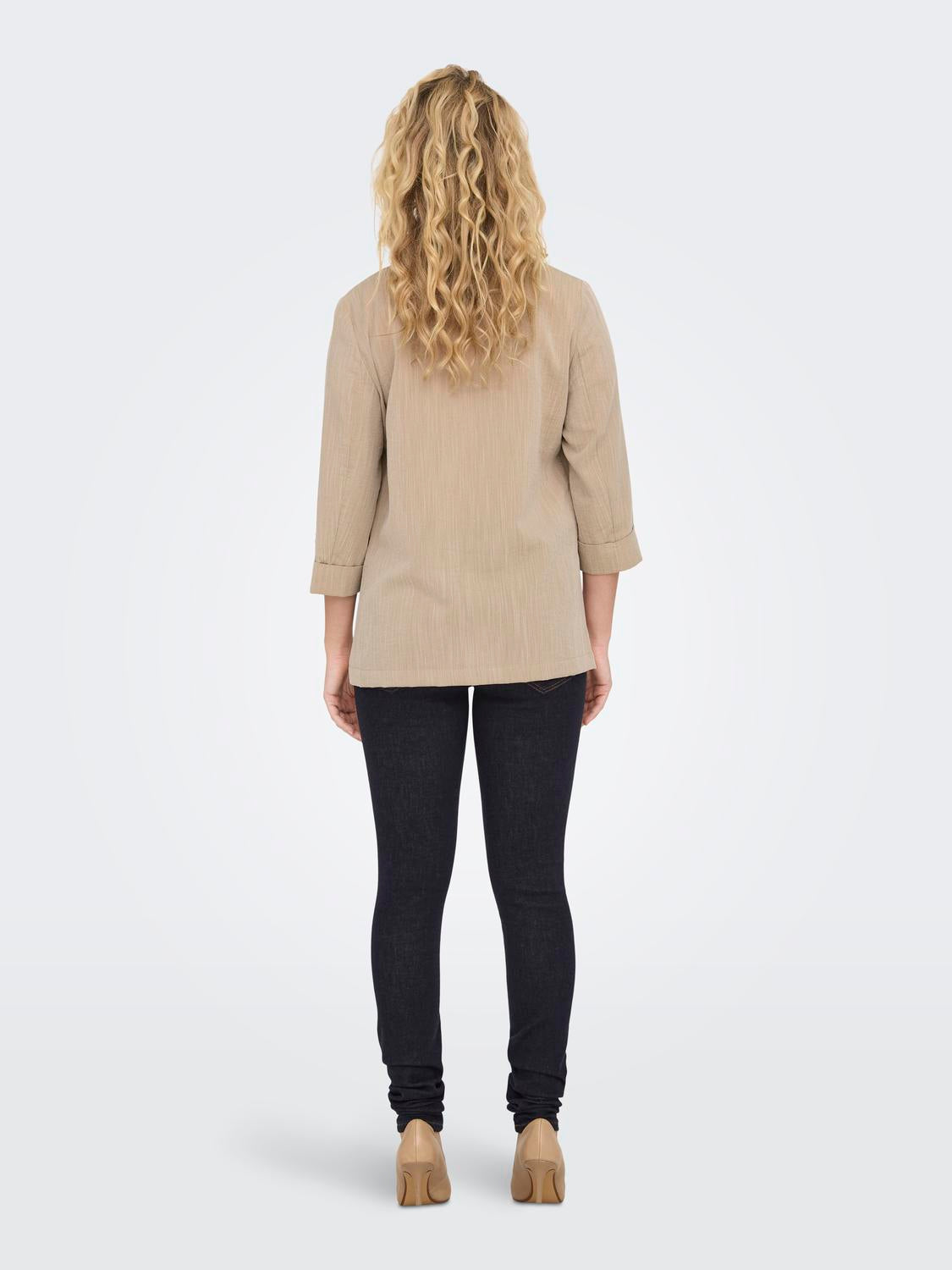 model_shot-back